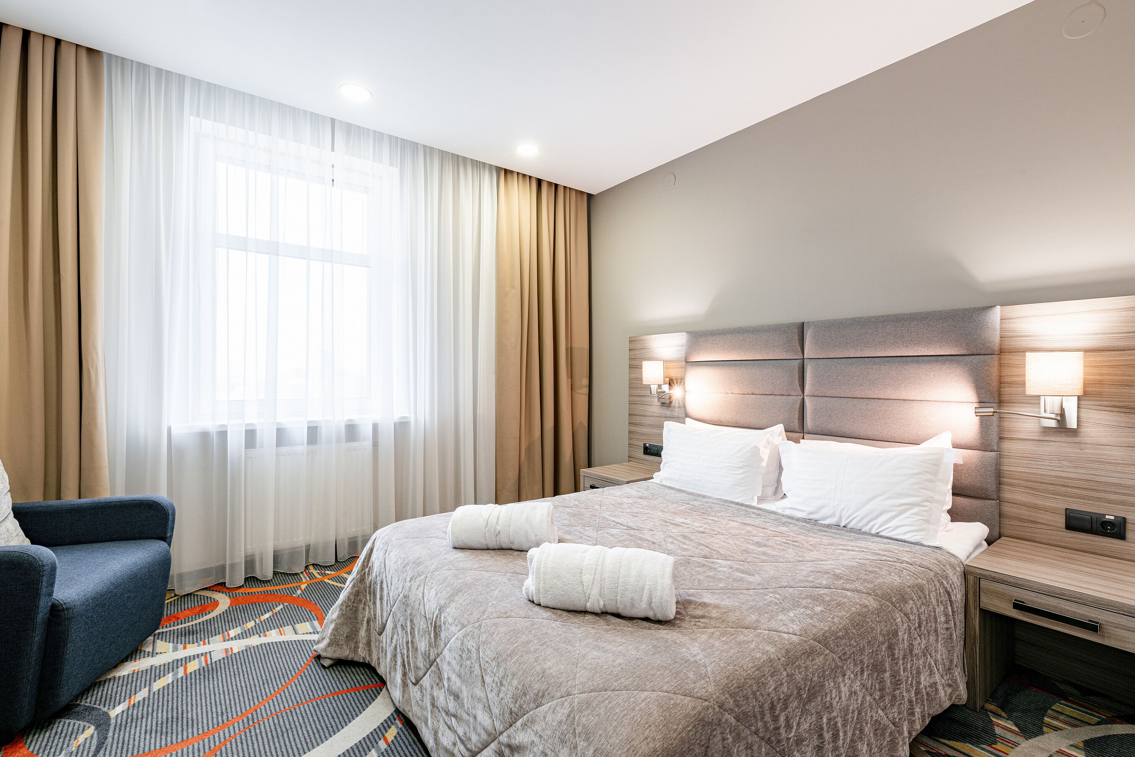 Double Comfort + | 1 Schlafzimmer, Minibar, Schreibtisch, Verdunkelungsvorhänge