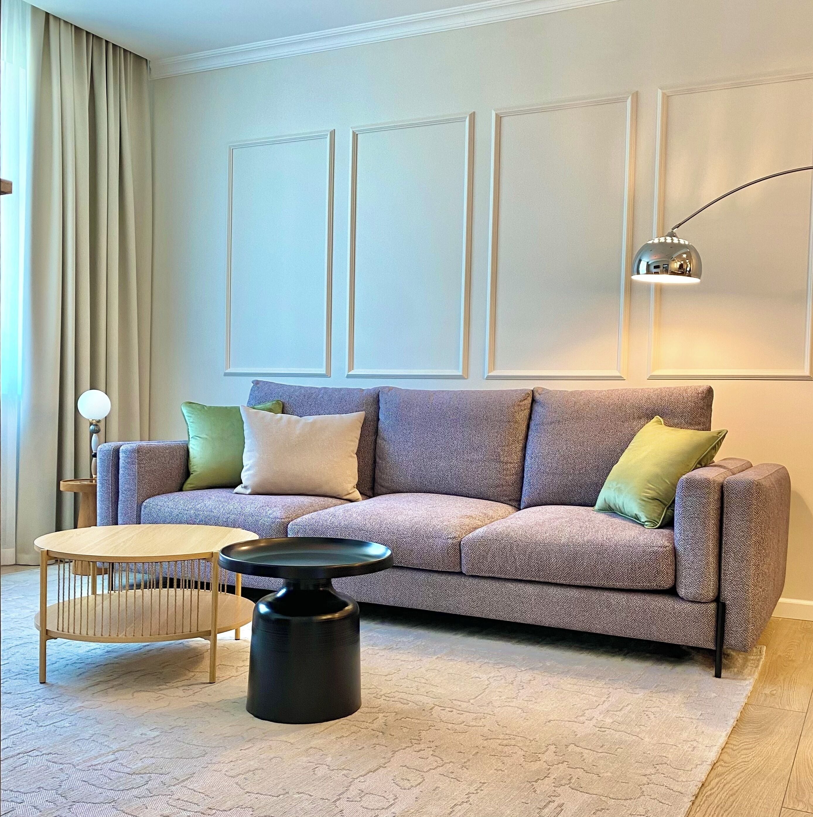 Executive-suite | Opholdsområde | 52-tommers fladskærms-tv med kabelkanaler, tv