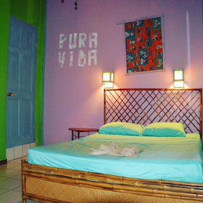 8 bedrooms, WiFi, bed sheets