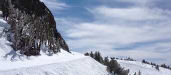 2 Bedroom with Kitchen in the historic Heidelberg Inn @ June Lake, CA.