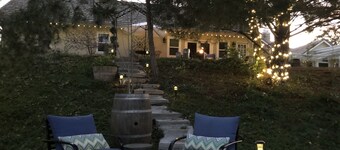 Lux Vineyard Escapes-Romantic Guest Suite