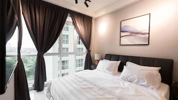 3 bedrooms, desk, iron/ironing board