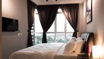 Apartment, Multiple Beds, Non Smoking | 3 bedrooms, desk, iron/ironing board