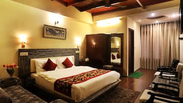 Premium bedding, in-room safe, desk, soundproofing