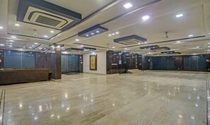 Banquet hall - Treebo Sreema Saltlake Near City Centre Mall (Bidhannagar)