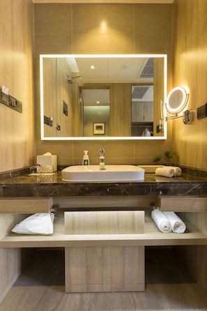 Premium Twin Room, 2 Single Beds | Free WiFi