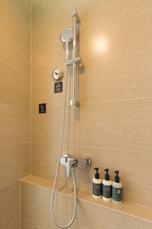 Superior Twin Room | Bathroom | Shower, hair dryer, bathrobes