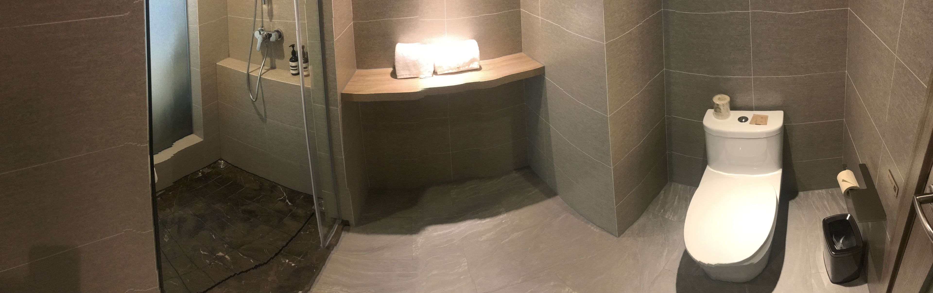 business single room, 1 bedroom | bathroom shower