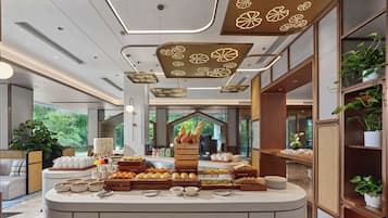 Daily buffet breakfast (CNY 88 per person)