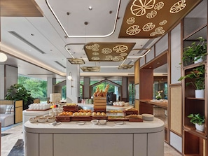 Desayuno buffet todos los días (con cargo)