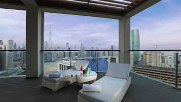 Minibar, in-room safe, individually decorated, individually furnished