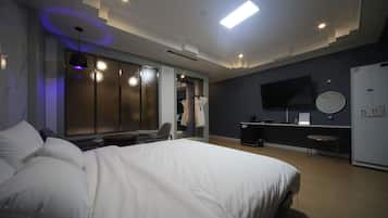 Habitación Royal doble | Escritorio, espacio para trabajar con un portátil, cortinas opacas