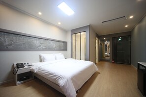 Standard Double Room - Bestie Hotel (Busan)