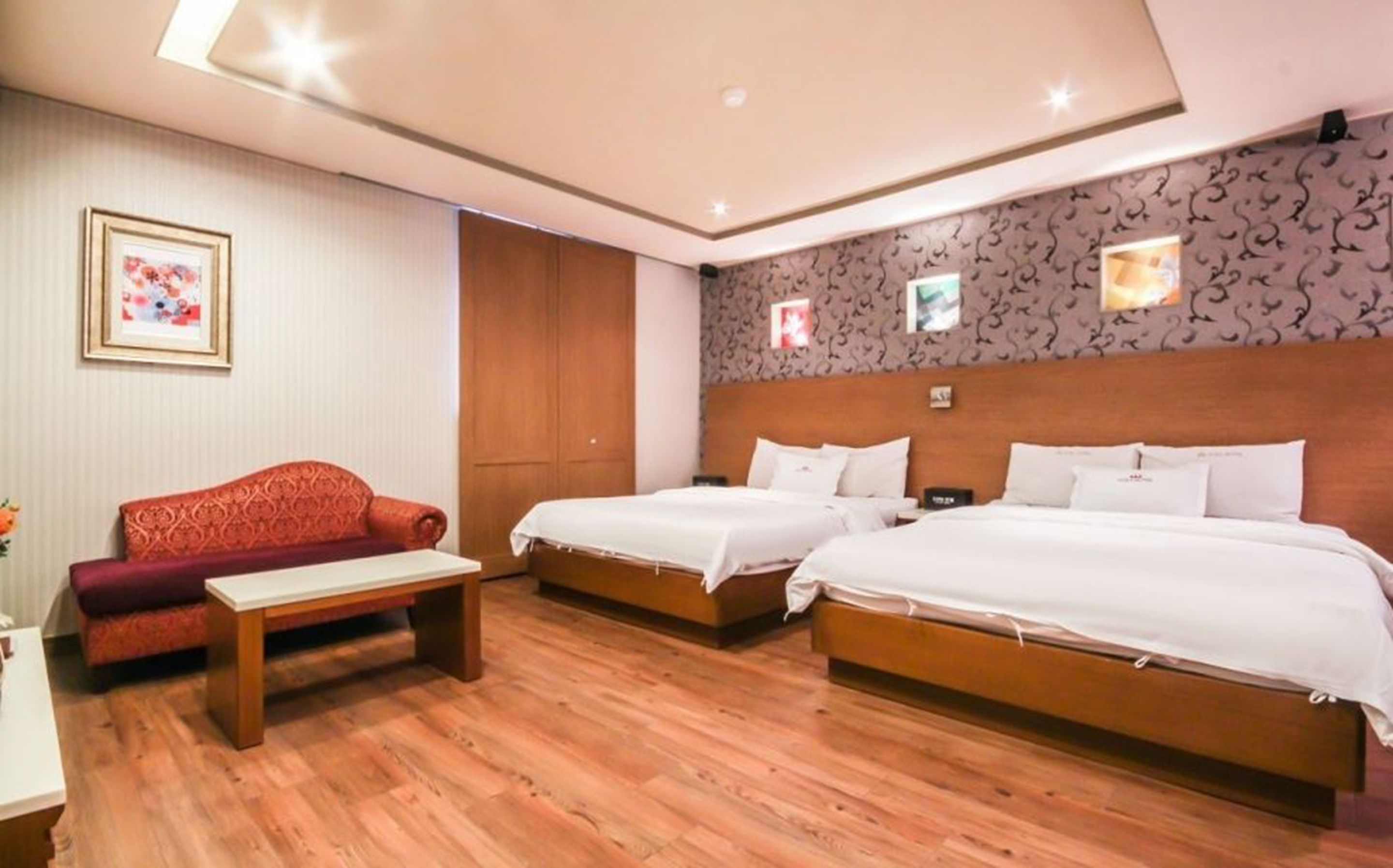 vip twin room | blackout curtains, free wifi