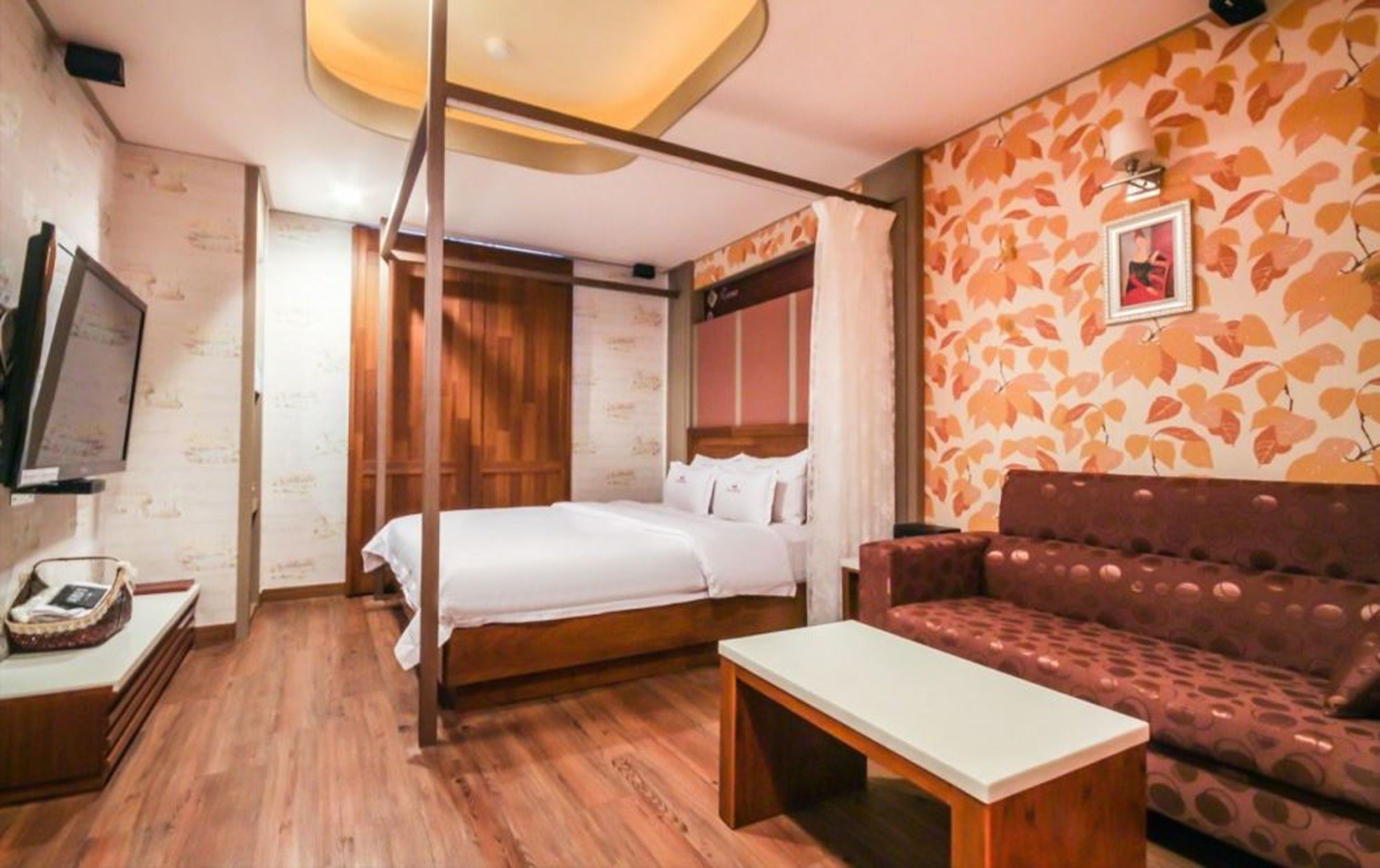 deluxe double room | blackout curtains, free wifi