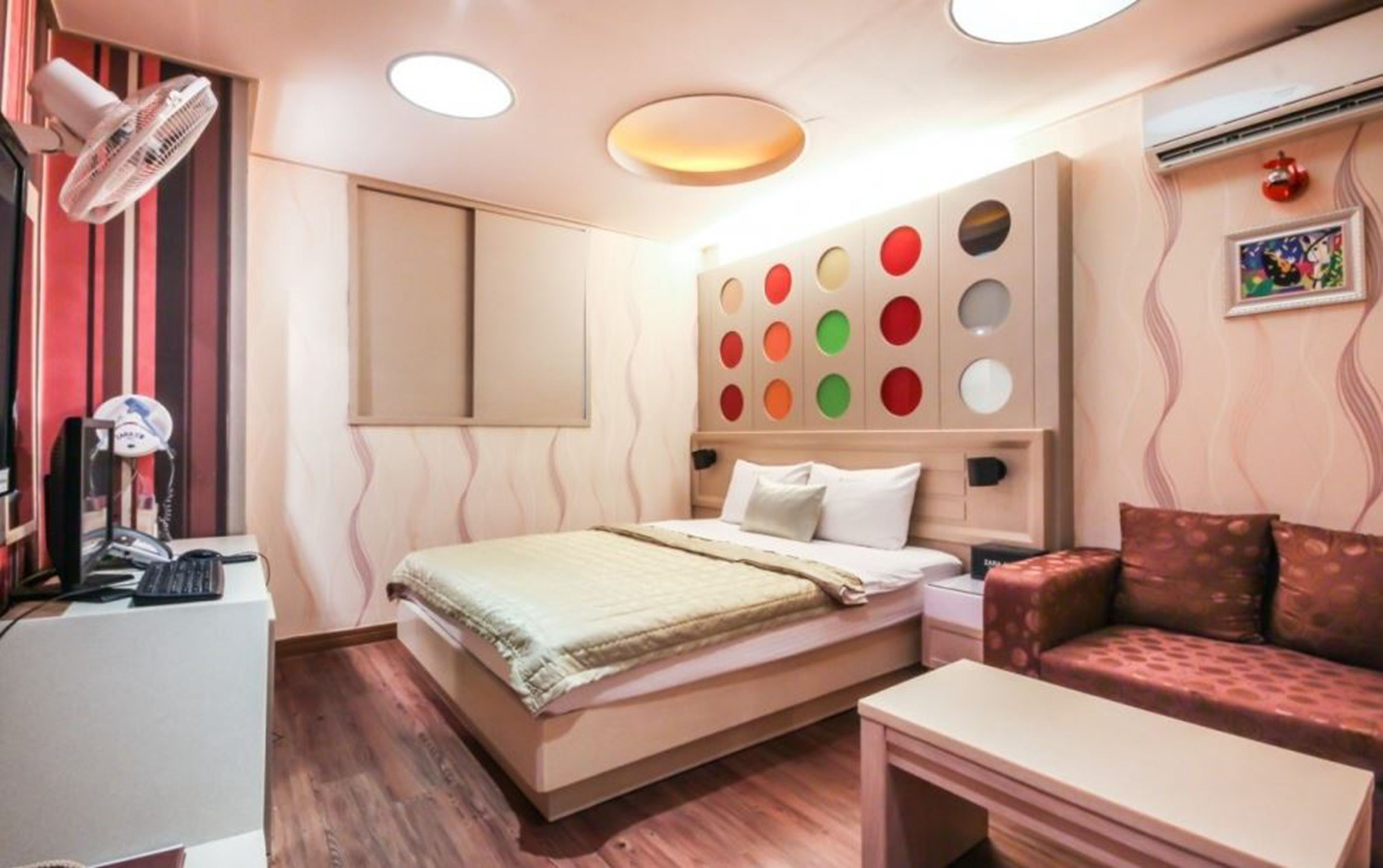 standard double room | blackout curtains, free wifi