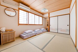 Rom – basic (Japanese Style) | Blendingsgardiner og sengetøy