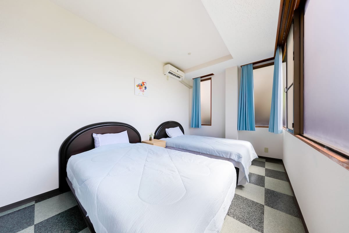 Standard Twin Room | Blackout drapes, bed sheets