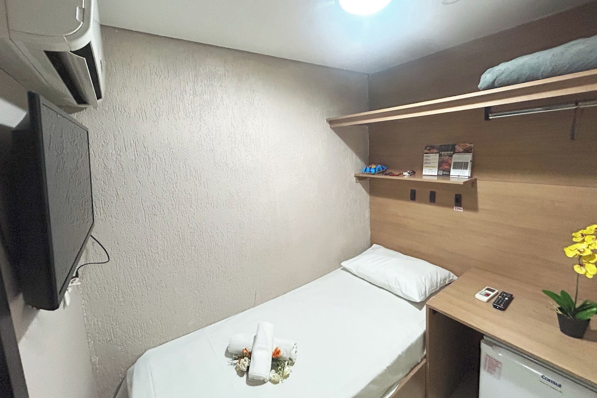 Economy-Einzelzimmer, 1 Einzelbett | Minibar, individuell dekoriert, individuell eingerichtet, Schreibtisch
