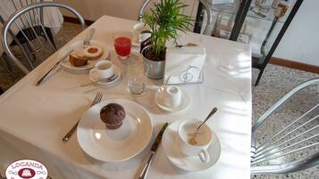 Desayuno buffet incluido todos los días