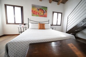 Chambre luxueuse double, 1 chambre | Lit avec matelas Select Comfort, décor unique, ameublement unique