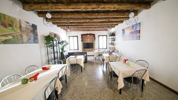 Colazione a buffet inclusa, servita tutte le mattine