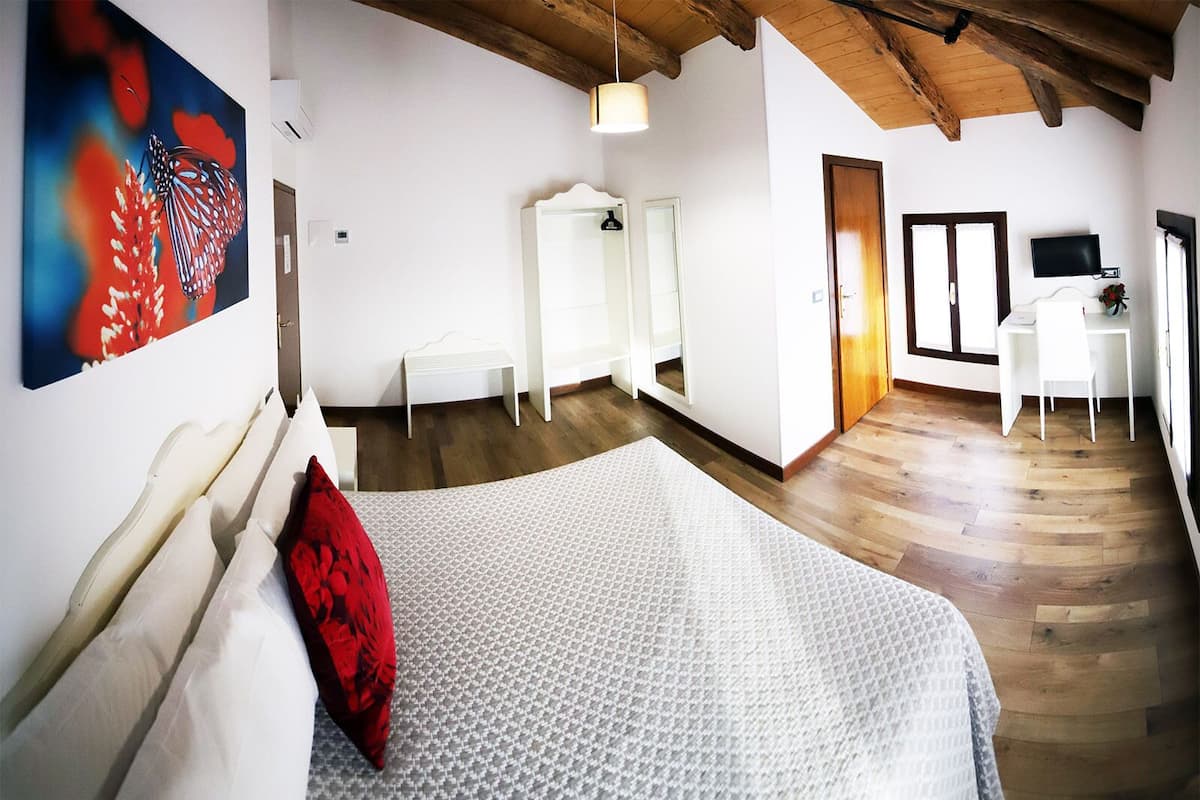 superior double room | select comfort beds, individually decorated, individually furnished