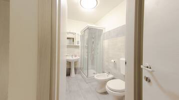 Chambre Triple | Salle de bain