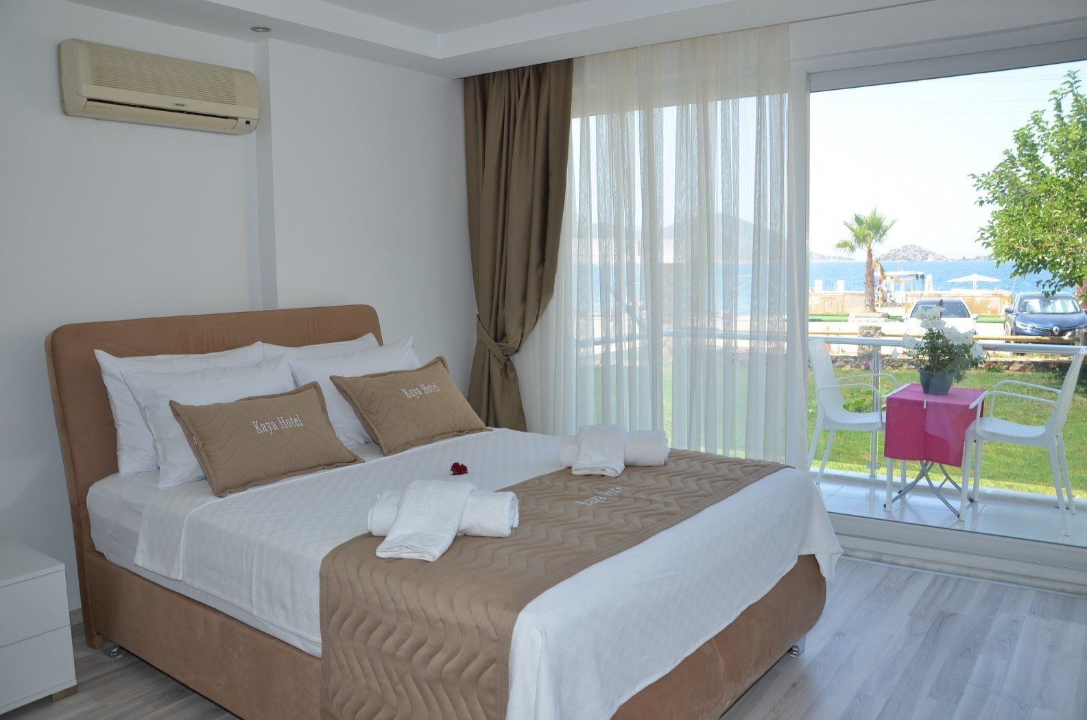 standard double room, sea view | minibar, blackout curtains, soundproofing, rollaway beds