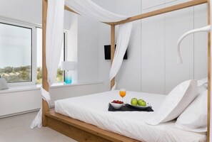 Villa | Värdeförvaringsskåp på rummet, skrivbord och ljudisolering