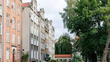 Comfort-Apartment, Blick auf den Innenhof | Außenbereich