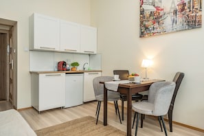 In-room dining - Apartament Przytulny – centrum Starówki Gdańskiej (Gdansk)