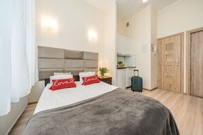 Classic Apartment, City View | Blackout drapes, soundproofing, iron/ironing board, free WiFi