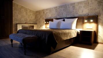 1 bedroom, in-room safe, desk, laptop workspace