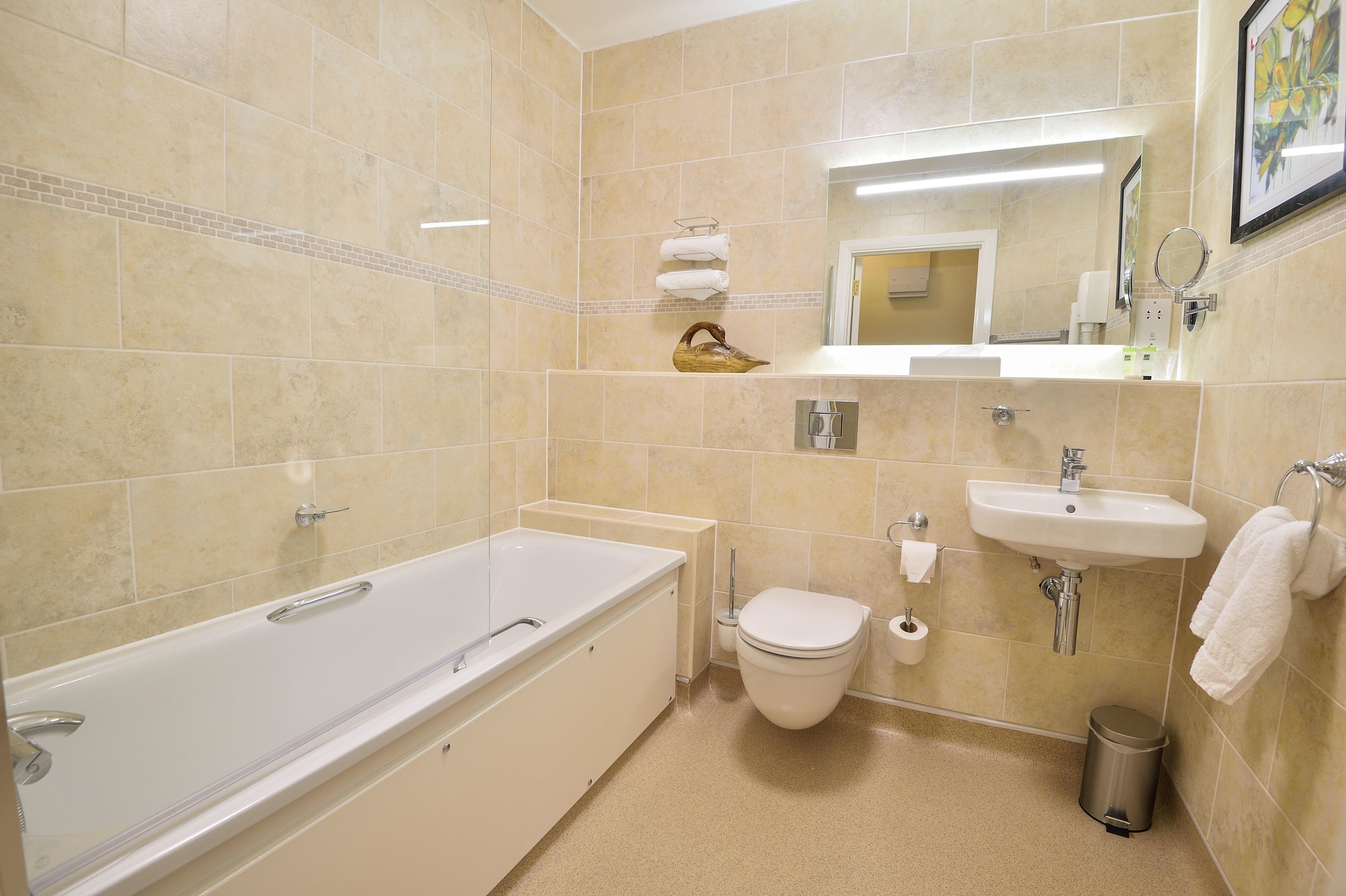 standard twin room, 2 single beds, non smoking | bathroom | free toiletries, hair dryer, towels