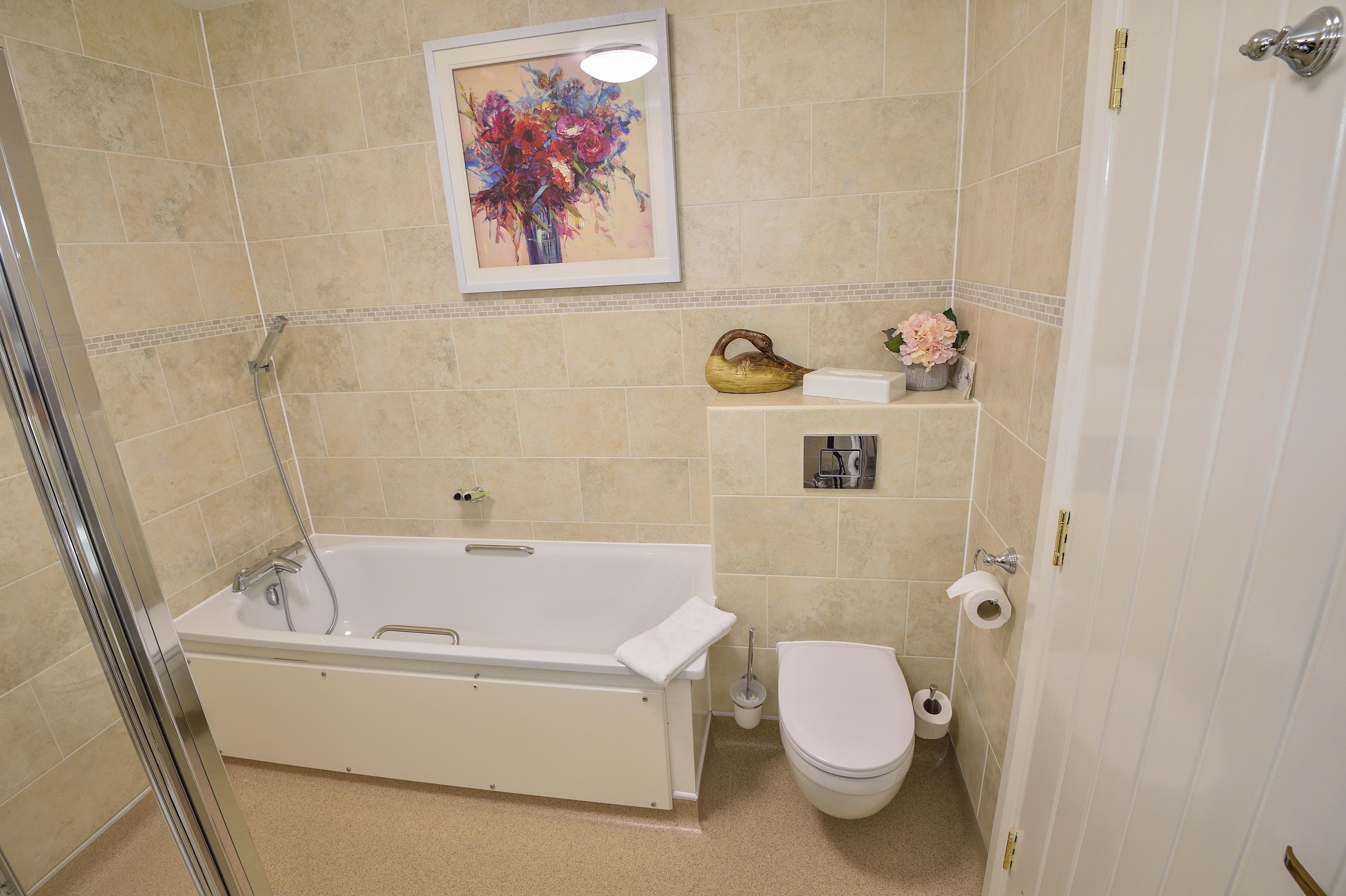 standard triple room, multiple beds, non smoking | bathroom | free toiletries, hair dryer, towels