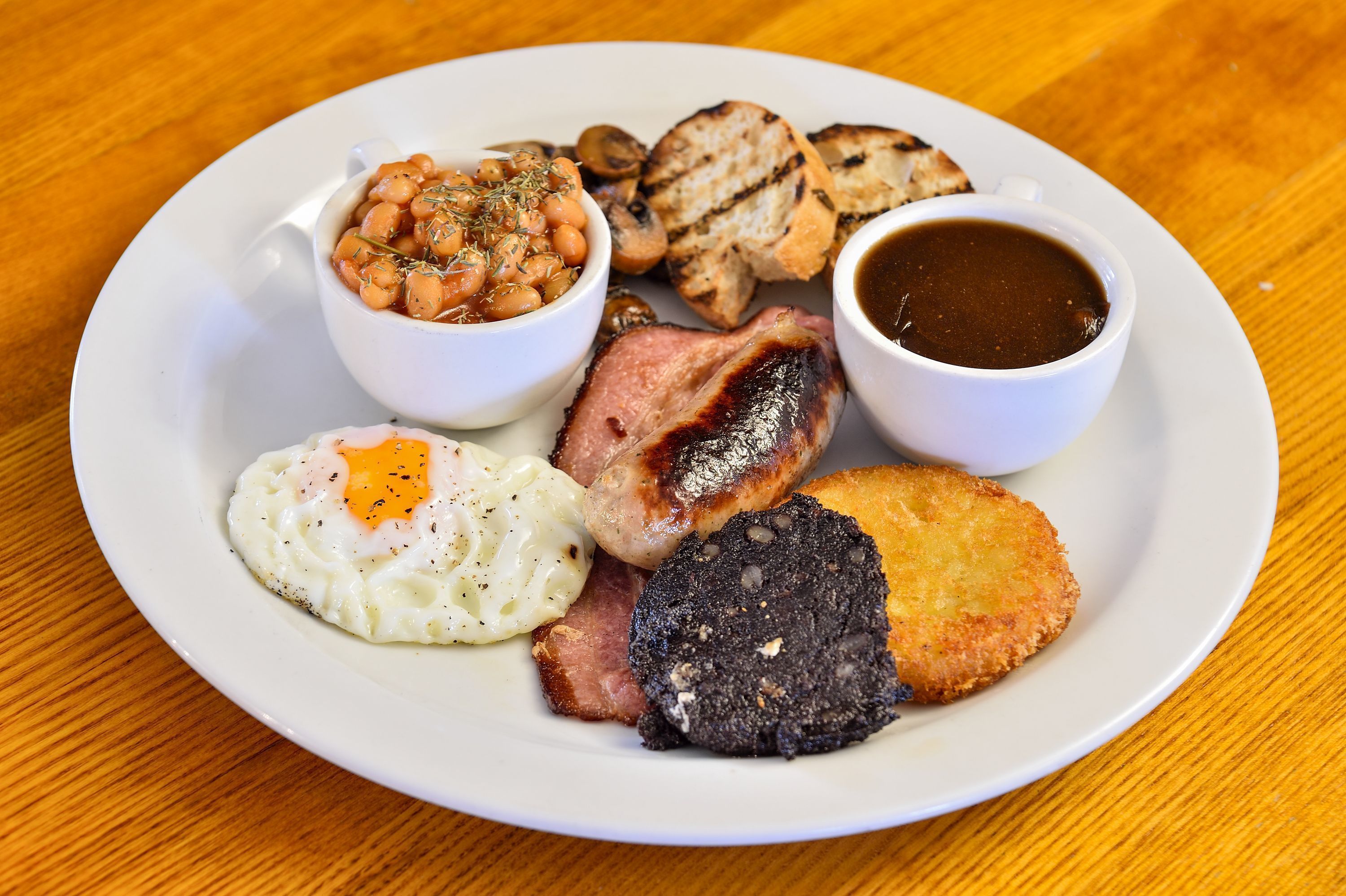 free daily english breakfast