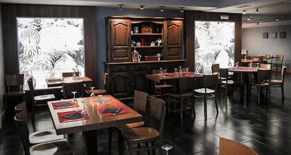 Hostal y Albergue Haizea - Hostel