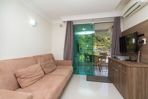 公寓, 1 張標準雙人床, 非吸煙房 | 起居區 | 平面電視