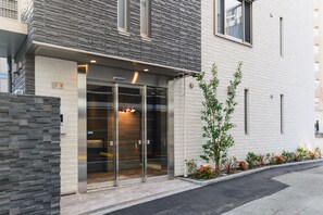 숙박 시설 입구