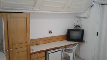 Quarto solteiro, 1 cama de solteiro | Cortinas blackout, Wi-Fi de cortesia, roupa de cama