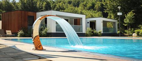 Deluxe Mobile Home, 2 Bedrooms, Non Smoking, Pool View | Garden view