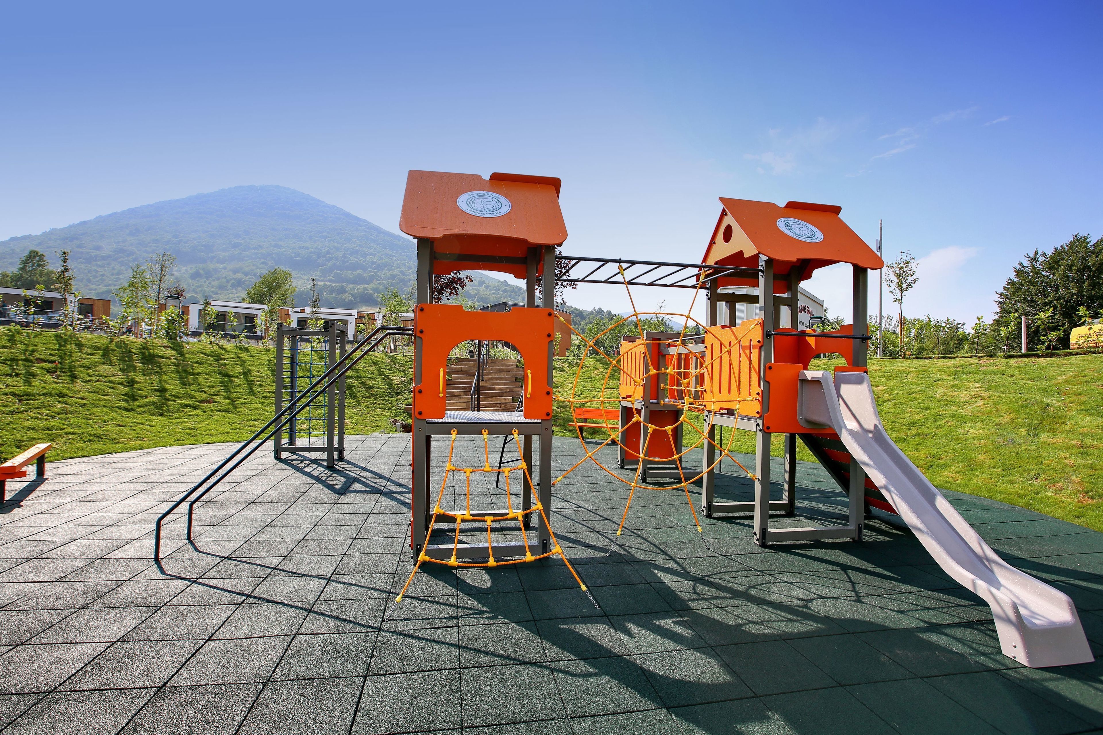 Außen-Kinderspielplatz