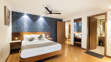 客房, 1 张特大床, 无烟房, 城市景观 | 高档床上用品、Select Comfort 床、客房内保险箱、特色装修