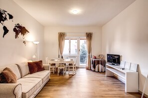 TV - Aura paradise apartment (Roma)