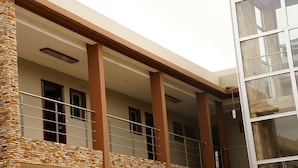Front of property - Residence Loulou (Abidjan)