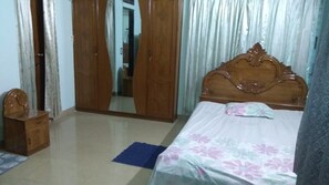 3 bedrooms, individually furnished, free WiFi, bed sheets - Mehdi's Entire 3 Bed Room Apartment (Dhaka)