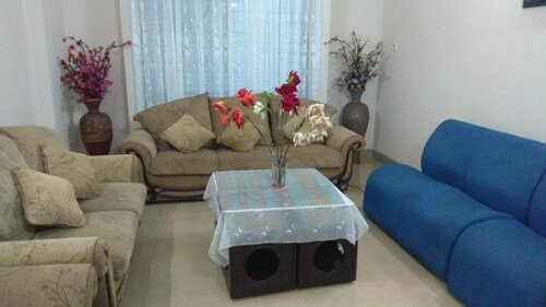 Mehdi's Entire 3 Bed Room Apartment