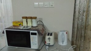 Private kitchen - Mehdi's Entire 3 Bed Room Apartment (Dhaka)