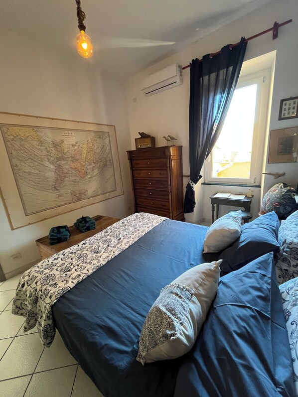 1 bedroom, in-room safe, desk, iron/ironing board